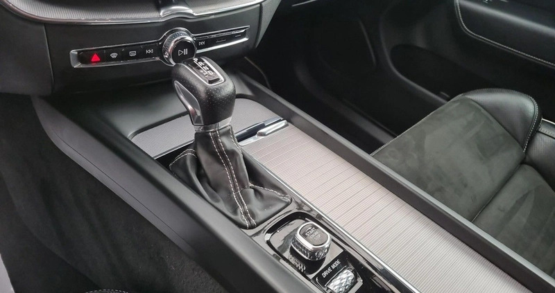 Volvo XC 60 cena 149900 przebieg: 90796, rok produkcji 2019 z Nysa małe 277